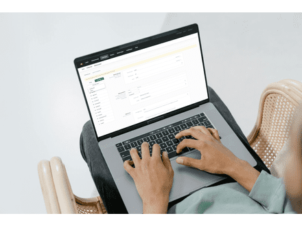 How can I translate a management group on my website?